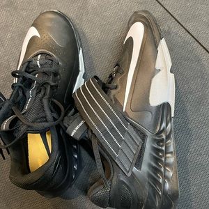 Nike Savaleos Size 9.5